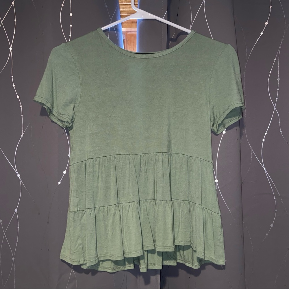 Ruffled tee